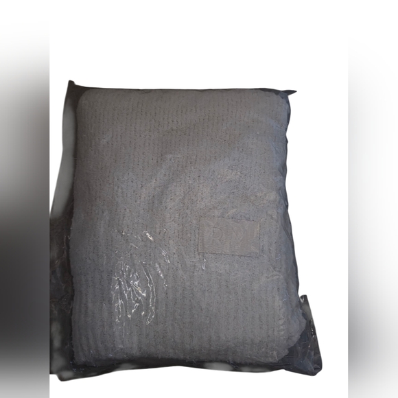 Rachel Miriam The Cloud Luxury Throw Blanket Cream OS New In Package - Picture 3 of 5